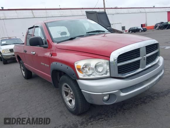 2007 Dodge 1500 ST z VIN 1D7HA18K97J587823, wystawiony jako IAAI lot #40178237 z przebiegiem 259 821 mil mil oraz . Historia ofert i sprzedaży dostępna na DreamBid. Obrazek 1.