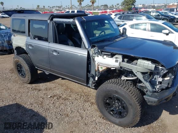 ✅ 2022 Ford Bronco • VIN: 1FMEE5DP9NLB37001 • Lot: 41849280. Listed on IAAI with 12,780 mi. Free auction sales archive from the USA and detailed vehicle history report at DreamBid. Image 6.