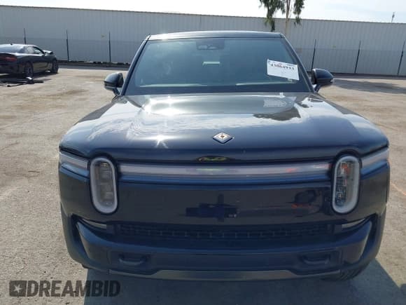 ✅ 2025 Rivian R1S Adventure • VIN: 7PDSGBBA1SN073415 • Lot: 43064933. Wystawiony na IAAI z przebiegiem 4 060 mil. Bezpłatny archiwum sprzedaży aukcyjnych z USA i szczegółowy raport historii pojazdu na DreamBid. Zdjęcie 11.