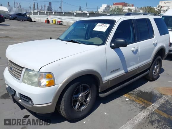 ✅ 2002 Ford Explorer Eddie Bauer • VIN: 1FMDU64EX2UB59632 • Lot: 42381959. Wystawiony na IAAI z przebiegiem 326 198 mil. Bezpłatny archiwum sprzedaży aukcyjnych z USA i szczegółowy raport historii pojazdu na DreamBid. Zdjęcie 2.