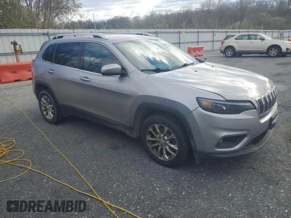 ✅ 2019 Jeep Cherokee Latitude • VIN: 1C4PJLCB2KD285693 • Lot: 91894025. Listed on Copart with 116,037 mi. Free auction sales archive from the USA and detailed vehicle history report at DreamBid. Image 4.
