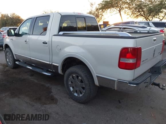 ✅ 2006 Lincoln Mark LT • VIN: 5LTPW18566FJ24022 • Lot: 43644619. Listed on IAAI with 209,293 mi. Free auction sales archive from the USA and detailed vehicle history report at DreamBid. Image 3.