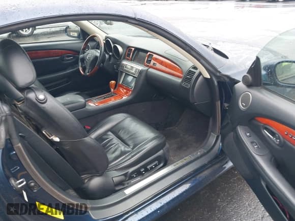 ✅ 2002 Lexus SC 430 • VIN: JTHFN48Y620026553 • Lot: 43484434. Wystawiony na IAAI z przebiegiem 213 446 mil. Bezpłatny archiwum sprzedaży aukcyjnych z USA i szczegółowy raport historii pojazdu na DreamBid. Zdjęcie 5.