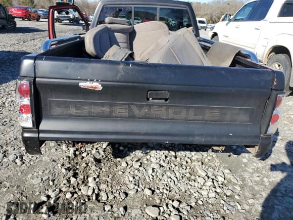 ✅ 1994 Chevrolet S-10 LS • VIN: 1GCCS19ZXR8143163 • Лот: 41680664. Опубликован ранее на Copart с пробегом 173 072 миль. Бесплатный доступ к архиву аукционных продаж из США и подробный отчёт об истории автомобиля на DreamBid. Изображение 10.