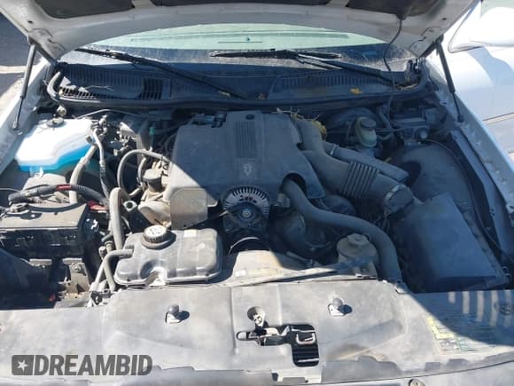 ✅ 2003 Lincoln Town Car Executive • VIN: 1LNHM81W73Y661342 • Lot: 43358303. Wystawiony na IAAI z przebiegiem 168 891 mil. Bezpłatny archiwum sprzedaży aukcyjnych z USA i szczegółowy raport historii pojazdu na DreamBid. Zdjęcie 10.