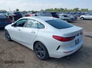 ✅ 2022 BMW 2 Series 228i • VIN: WBA53AK01N7K13261 • Lot: 42998411. Wystawiony na IAAI z przebiegiem 50 040 mil. Bezpłatny archiwum sprzedaży aukcyjnych z USA i szczegółowy raport historii pojazdu na DreamBid. Zdjęcie 3.