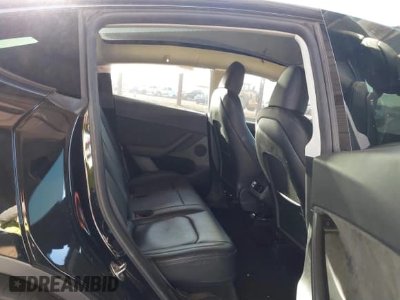 ✅ 2023 Tesla Model Y Long Range • VIN: 7SAYGDEE8PF815622 • Lot: 41515433. Listed on IAAI with 70,862 mi. Free auction sales archive from the USA and detailed vehicle history report at DreamBid. Image 8.