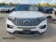 ✅ 2020 Ford Explorer Platinum • VIN: 1FM5K8HC5LGB15875 • Lot: 91619765. Wystawiony na Copart z przebiegiem 133 374 mil. Bezpłatny archiwum sprzedaży aukcyjnych z USA i szczegółowy raport historii pojazdu na DreamBid. Zdjęcie 5.