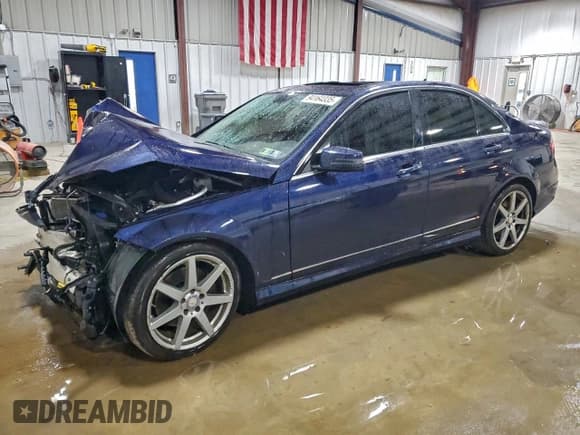 ✅ 2014 Mercedes-Benz C 300 Sport • VIN: WDDGF8ABXEG246392 • Lot: 94164335. Wystawiony na Copart z przebiegiem 88 761 mil. Bezpłatny archiwum sprzedaży aukcyjnych z USA i szczegółowy raport historii pojazdu na DreamBid. Zdjęcie 1.