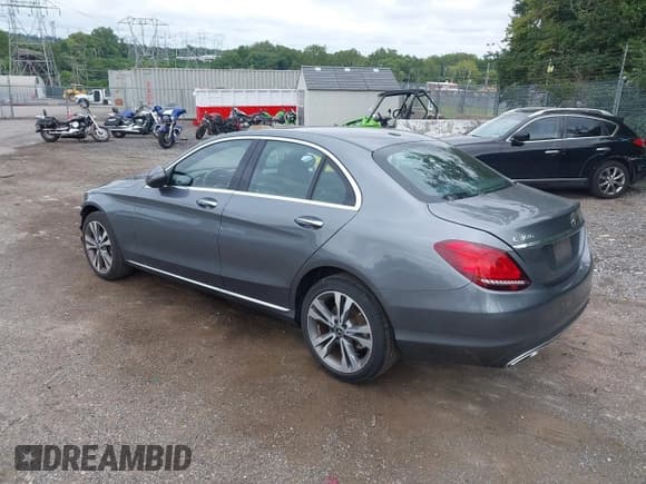 ✅ 2021 Mercedes-Benz C 300 • VIN: W1KWF8EB5MR612798 • Lot: 42992980. Wystawiony na IAAI z przebiegiem 17 243 mil. Bezpłatny archiwum sprzedaży aukcyjnych z USA i szczegółowy raport historii pojazdu na DreamBid. Zdjęcie 3.