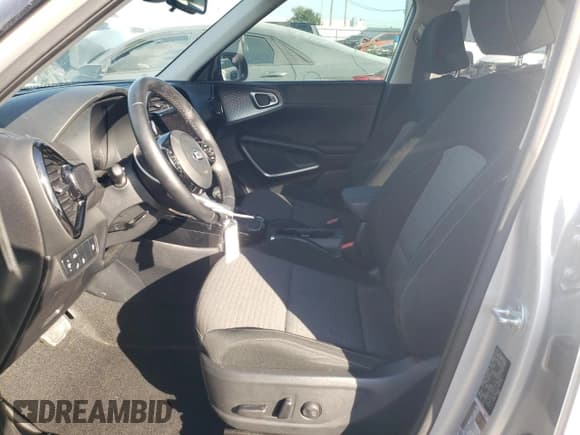 ✅ 2020 Kia Soul EX • VIN: KNDJ33AU0L7102795 • Lot: 91458145. Listed on Copart with 30,352 mi. Free auction sales archive from the USA and detailed vehicle history report at DreamBid. Image 7.