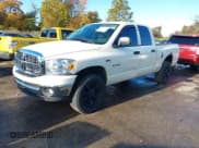 ✅ 2008 Dodge 1500 ST • VIN: 1D7HU18288J165213 • Lot: 43489605. Wystawiony na IAAI z przebiegiem 276 496 mil. Bezpłatny archiwum sprzedaży aukcyjnych z USA i szczegółowy raport historii pojazdu na DreamBid. Zdjęcie 18.