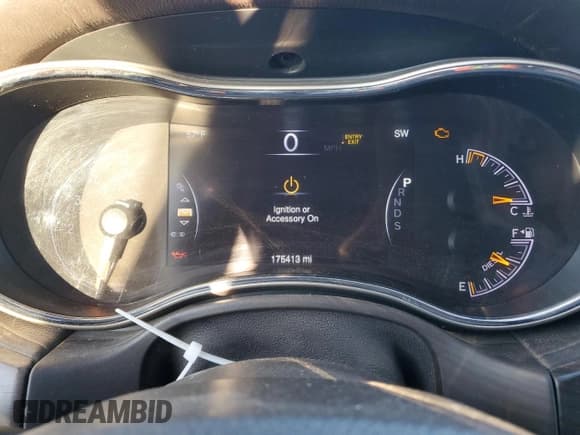 ✅ 2015 Jeep Grand Cherokee Overland • VIN: 1C4RJFCMXFC618455 • Lot: 80548554. Listed on Copart with 175,413 mi. Free auction sales archive from the USA and detailed vehicle history report at DreamBid. Image 9.