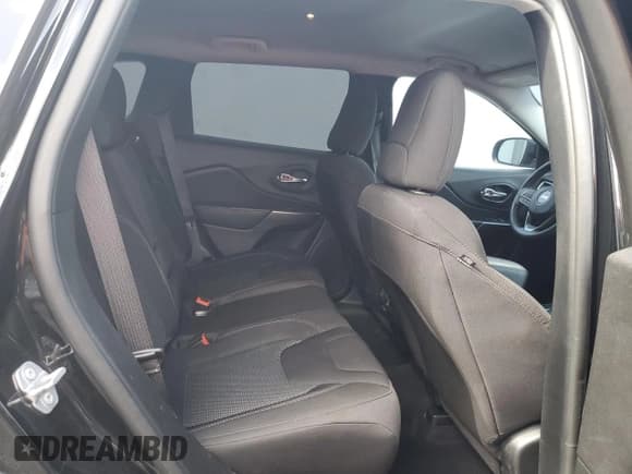 ✅ 2021 Jeep Cherokee Latitude • VIN: 1C4PJLCB8MD107063 • Lot: 60847615. Wystawiony na Copart z przebiegiem 102 506 mil. Bezpłatny archiwum sprzedaży aukcyjnych z USA i szczegółowy raport historii pojazdu na DreamBid. Zdjęcie 11.