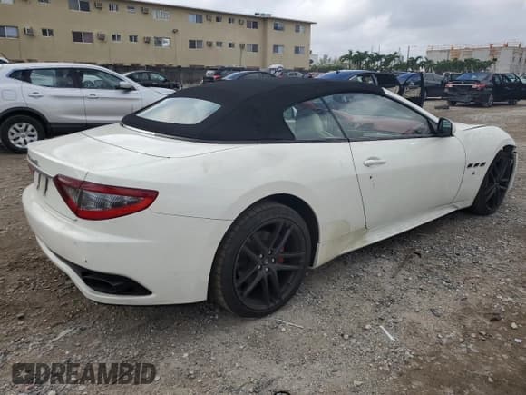 ✅ 2015 Maserati GranTurismo Sport • VIN: ZAM45VMA2F0154541 • Lot: 79026524. Wystawiony na Copart z przebiegiem 38 791 mil. Bezpłatny archiwum sprzedaży aukcyjnych z USA i szczegółowy raport historii pojazdu na DreamBid. Zdjęcie 3.
