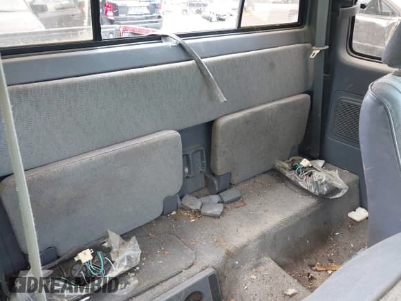 ✅ 1998 Toyota Tacoma • VIN: 4TAWN72N9WZ075423 • Lot: 42606373. Listed on IAAI with 223,592 mi. Free auction sales archive from the USA and detailed vehicle history report at DreamBid. Image 8.