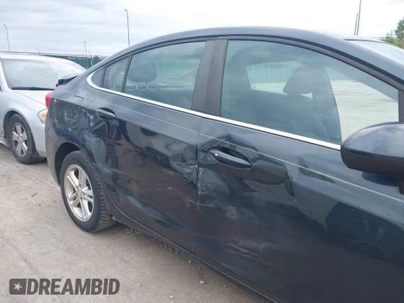 ✅ 2018 Chevrolet Cruze LT • VIN: 1G1BE5SM3J7154193 • Лот: 43103768. Опубликован ранее на IAAI с пробегом 56 871 миль. Бесплатный доступ к архиву аукционных продаж из США и подробный отчёт об истории автомобиля на DreamBid. Изображение 6.