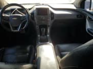 ✅ 2013 Chevrolet Volt • VIN: 1G1RB6E40DU113938 • Lot: 80027854. Wystawiony na Copart z przebiegiem 231 065 mil. Bezpłatny archiwum sprzedaży aukcyjnych z USA i szczegółowy raport historii pojazdu na DreamBid. Zdjęcie 8.