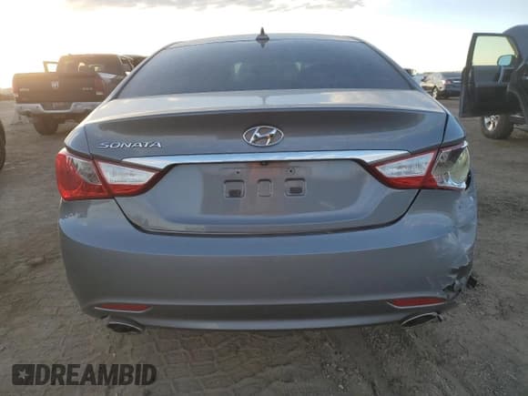 ✅ 2013 Hyundai Sonata SE • VIN: 5NPEC4AC3DH768335 • Лот: 90243145. Опубликован ранее на Copart с пробегом 131 241 миль. Бесплатный доступ к архиву аукционных продаж из США и подробный отчёт об истории автомобиля на DreamBid. Изображение 6.