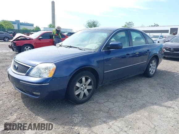 ✅ 2005 Ford Five Hundred SEL • VIN: 1FAFP241X5G139965 • Lot: 42240977. Listed on IAAI with 241,204 mi. Free auction sales archive from the USA and detailed vehicle history report at DreamBid. Image 2.