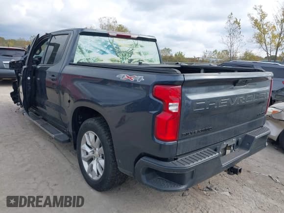 ✅ 2021 Chevrolet Silverado 1500 Custom • VIN: 1GCPYBEK9MZ303079 • Lot: 43456213. Wystawiony na IAAI z przebiegiem 63 003 mil. Bezpłatny archiwum sprzedaży aukcyjnych z USA i szczegółowy raport historii pojazdu na DreamBid. Zdjęcie 3.