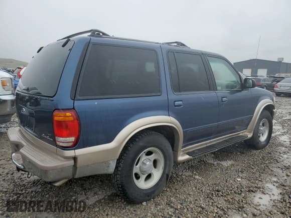 ✅ 2000 Ford Explorer Eddie Bauer • VIN: 1FMZU74E3YZA26797 • Lot: 53163865. Wystawiony na Copart z przebiegiem 297 314 mil. Bezpłatny archiwum sprzedaży aukcyjnych z USA i szczegółowy raport historii pojazdu na DreamBid. Zdjęcie 3.