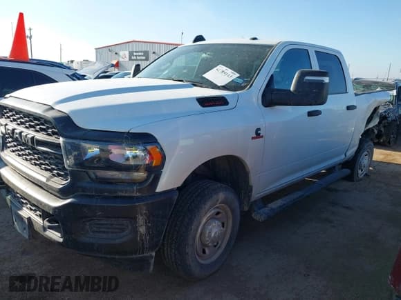 ✅ 2024 Ram 2500 Tradesman • VIN: 3C6UR5CL0RG277838 • Lot: 42789113. Wystawiony na IAAI z przebiegiem 27 201 mil. Bezpłatny archiwum sprzedaży aukcyjnych z USA i szczegółowy raport historii pojazdu na DreamBid. Zdjęcie 2.