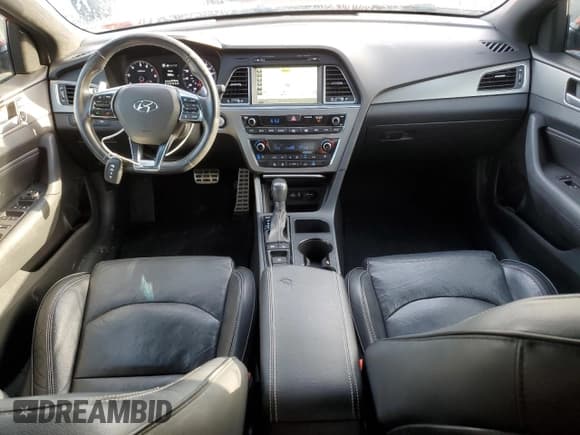 ✅ 2015 Hyundai Sonata Sport • VIN: 5NPE34AB9FH141584 • Lot: 60423015. Wystawiony na Copart z przebiegiem 73 307 mil. Bezpłatny archiwum sprzedaży aukcyjnych z USA i szczegółowy raport historii pojazdu na DreamBid. Zdjęcie 8.