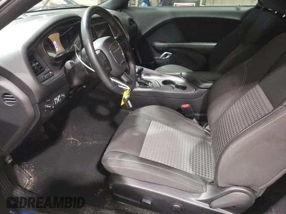 ✅ 2023 Dodge Challenger SXT • VIN: 2C3CDZGGXPH522184 • Lot: 47604264. Wystawiony na Copart z przebiegiem 15 979 mil. Bezpłatny archiwum sprzedaży aukcyjnych z USA i szczegółowy raport historii pojazdu na DreamBid. Zdjęcie 7.