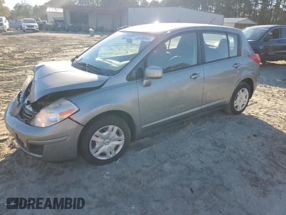 ✅ 2011 Nissan Versa S • VIN: 3N1BC1CP0BL424480 • Lot: 80198044. Wystawiony na Copart z przebiegiem 251 093 mil. Bezpłatny archiwum sprzedaży aukcyjnych z USA i szczegółowy raport historii pojazdu na DreamBid. Zdjęcie 1.