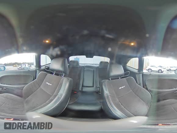 ✅ 2015 Dodge Challenger SRT Hellcat • VIN: 2C3CDZC97FH885676 • Lot: 86626175. Wystawiony na Copart z przebiegiem 88 835 mil mil. Skorzystaj z bezpłatnego archiwum sprzedaży aukcyjnych z USA i zobacz szczegółowy raport historii pojazdu na DreamBid. Zdjęcie 15.