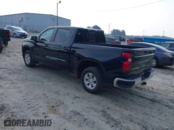 2022 Chevrolet Silverado 1500 LT z VIN 1GCPWCED7NZ139510, wystawiony jako IAAI lot #42414534 z przebiegiem 121 120 mil mil oraz . Historia ofert i sprzedaży dostępna na DreamBid. Obrazek 3.