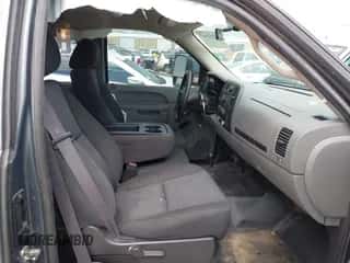 2011 Chevrolet Silverado 1500 Work Truck z VIN 1GCRKPEA4BZ201510, wystawiony jako IAAI lot #43253547 z przebiegiem 189 665 mil mil oraz . Historia ofert i sprzedaży dostępna na DreamBid. Obrazek 5.