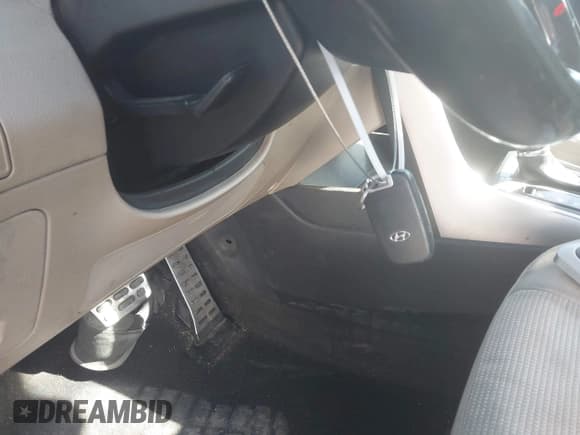 ✅ 2013 Hyundai Elantra • VIN: KMHD35LEXDU147515 • Lot: 43678784. Listed on IAAI with 153,200 mi. Free auction sales archive from the USA and detailed vehicle history report at DreamBid. Image 11.