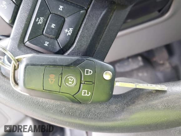 ✅ 2017 Ford F-250 Lariat • VIN: 1FT7W2BT9HEE43424 • Лот: 42582120. Опубликован ранее на IAAI с пробегом 197 497 миль. Бесплатный доступ к архиву аукционных продаж из США и подробный отчёт об истории автомобиля на DreamBid. Изображение 11.