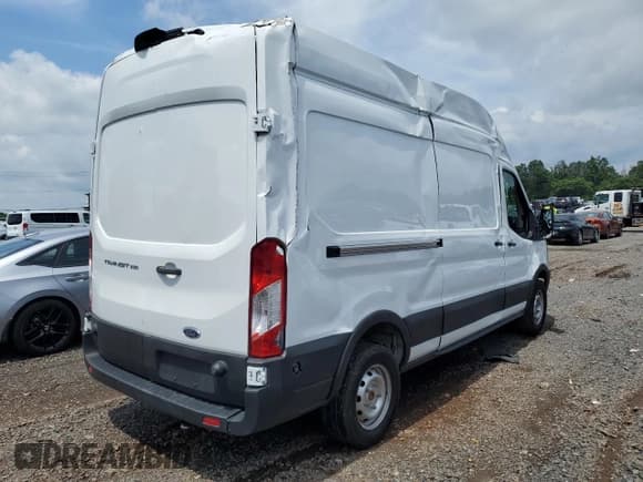 ✅ 2024 Ford Transit Cargo • VIN: 1FTBR1X87RKA89602 • Lot: 64959215. Listed on Copart with 29,567 mi. Free auction sales archive from the USA and detailed vehicle history report at DreamBid. Image 3.