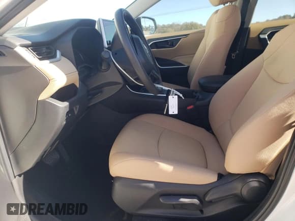 ✅ 2024 Toyota RAV4 LE • VIN: 2T3H1RFV0RC281170 • Lot: 91684145. Wystawiony na Copart z przebiegiem 12 422 mil. Bezpłatny archiwum sprzedaży aukcyjnych z USA i szczegółowy raport historii pojazdu na DreamBid. Zdjęcie 7.