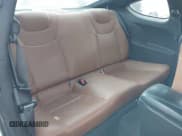 ✅ 2013 Hyundai Genesis Coupe Grand Touring • VIN: KMHHU6KJ9DU093675 • Lot: 43677074. Wystawiony na IAAI z przebiegiem 192 721 mil. Bezpłatny archiwum sprzedaży aukcyjnych z USA i szczegółowy raport historii pojazdu na DreamBid. Zdjęcie 8.