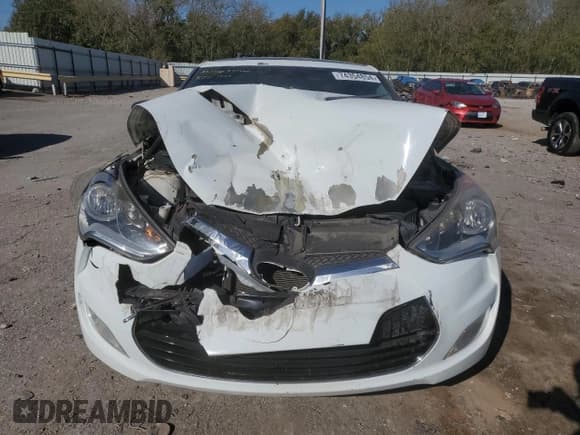 ✅ 2015 Hyundai Veloster • VIN: KMHTC6AD0FU232300 • Lot: 74354854. Wystawiony na Copart z przebiegiem 99 840 mil. Bezpłatny archiwum sprzedaży aukcyjnych z USA i szczegółowy raport historii pojazdu na DreamBid. Zdjęcie 5.