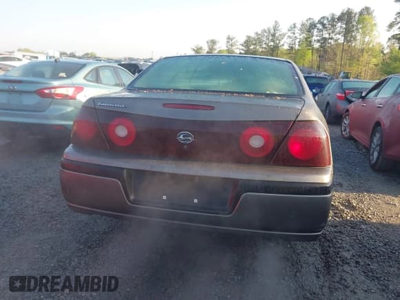 ✅ 2002 Chevrolet Impala • VIN: 2G1WF52E229231157 • Lot: 41966267. Wystawiony na IAAI z przebiegiem 164 351 mil. Bezpłatny archiwum sprzedaży aukcyjnych z USA i szczegółowy raport historii pojazdu na DreamBid. Zdjęcie 16.