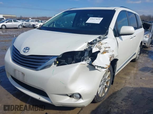 ✅ 2017 Toyota Sienna XLE • VIN: 5TDDZ3DC3HS171251 • Lot: 41637035. Listed on IAAI with 124,127 mi. Free auction sales archive from the USA and detailed vehicle history report at DreamBid. Image 2.