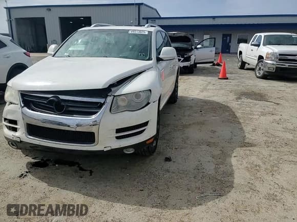 ✅ 2009 Volkswagen Touareg V6 • VIN: WVGFM77L39D037696 • Лот: 49513025. Опубликован ранее на Copart с пробегом 150 673 миль. Бесплатный доступ к архиву аукционных продаж из США и подробный отчёт об истории автомобиля на DreamBid. Изображение 12.