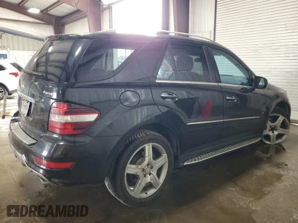 ✅ 2009 Mercedes-Benz M 550 • VIN: 4JGBB72E49A507572 • Lot: 59942575. Wystawiony na Copart z przebiegiem 354 271 mil. Bezpłatny archiwum sprzedaży aukcyjnych z USA i szczegółowy raport historii pojazdu na DreamBid. Zdjęcie 3.