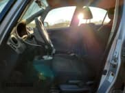 ✅ 2012 Suzuki SX4 Sport SE • VIN: JS2YC5A57C6300255 • Lot: 92918545. Wystawiony na Copart z przebiegiem 83 689 mil. Bezpłatny archiwum sprzedaży aukcyjnych z USA i szczegółowy raport historii pojazdu na DreamBid. Zdjęcie 7.