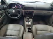 ✅ 2004 Volkswagen Passat GLS • VIN: WVWPE63B94E344676 • Lot: 78422934. Wystawiony na Copart z przebiegiem 180 169 mil. Bezpłatny archiwum sprzedaży aukcyjnych z USA i szczegółowy raport historii pojazdu na DreamBid. Zdjęcie 8.