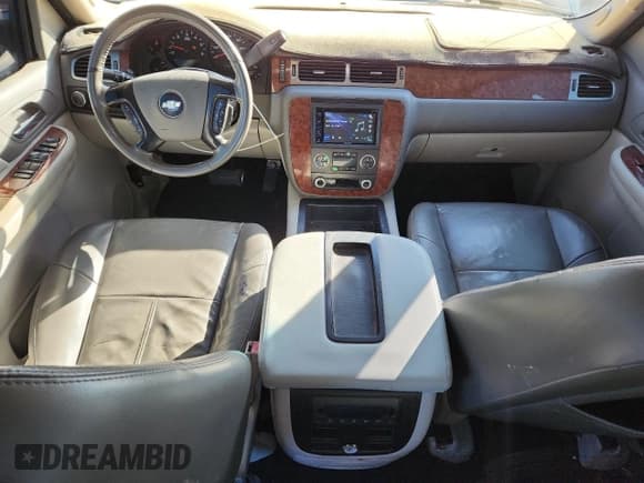 ✅ 2007 Chevrolet Avalanche LS • VIN: 3GNEC12J27G164890 • Lot: 90900135. Listed on Copart with 148,984 mi. Free auction sales archive from the USA and detailed vehicle history report at DreamBid. Image 8.