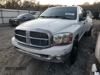 2006 Dodge 3500 SLT z VIN 3D7ML48C06G178841, wystawiony jako Copart lot #80044024 z przebiegiem 358 186 mil mil oraz Szkoda całkowita • Salvage title. Historia ofert i sprzedaży dostępna na DreamBid. Obrazek 1.