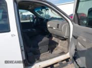 ✅ 2011 Chevrolet Silverado 2500HD Work Truck • VIN: 1GC2KVCG6BZ332676 • Lot: 43212579. Wystawiony na IAAI z przebiegiem 255 754 mil. Bezpłatny archiwum sprzedaży aukcyjnych z USA i szczegółowy raport historii pojazdu na DreamBid. Zdjęcie 5.