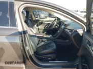 ✅ 2017 Ford Fusion Titanium • VIN: 3FA6P0SU0HR379525 • Lot: 43834410. Wystawiony na IAAI z przebiegiem 87 637 mil. Bezpłatny archiwum sprzedaży aukcyjnych z USA i szczegółowy raport historii pojazdu na DreamBid. Zdjęcie 5.