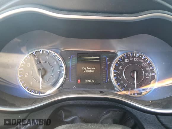 ✅ 2015 Chrysler 200 Limited • VIN: 1C3CCCAB8FN644819 • Лот: 86092175. Опубликован ранее на Copart с пробегом 91 797 миль. Бесплатный доступ к архиву аукционных продаж из США и подробный отчёт об истории автомобиля на DreamBid. Изображение 9.